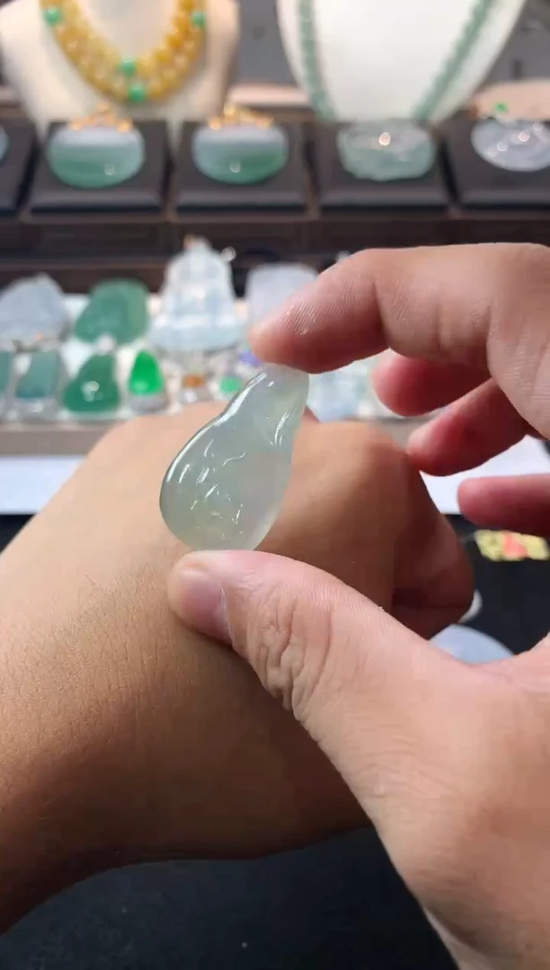 未镶嵌定制翡翠肖*娜5025毛货不退不换