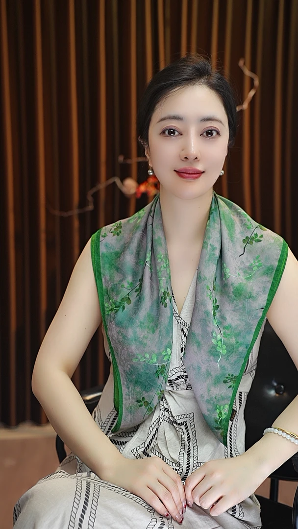 【小春风和煦】70*70小方巾女士丝巾春夏款百搭双面戴显白中国风