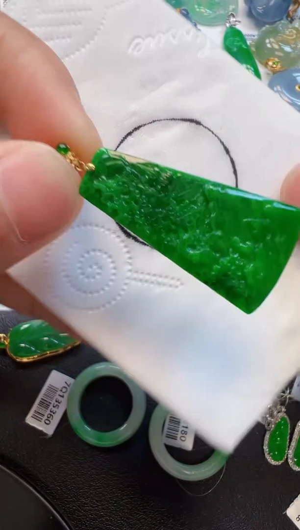 【闪购商品】定制翡翠18K金镶嵌980元