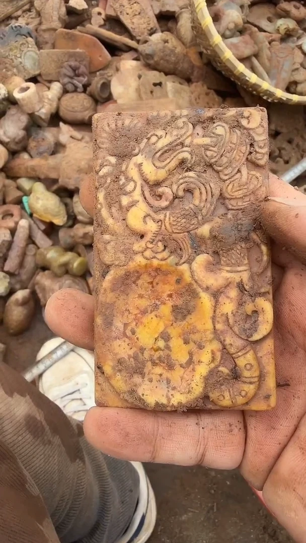 未镶嵌岫岩河磨玉（透闪石质玉）挂件@*叶岫岩河磨玉