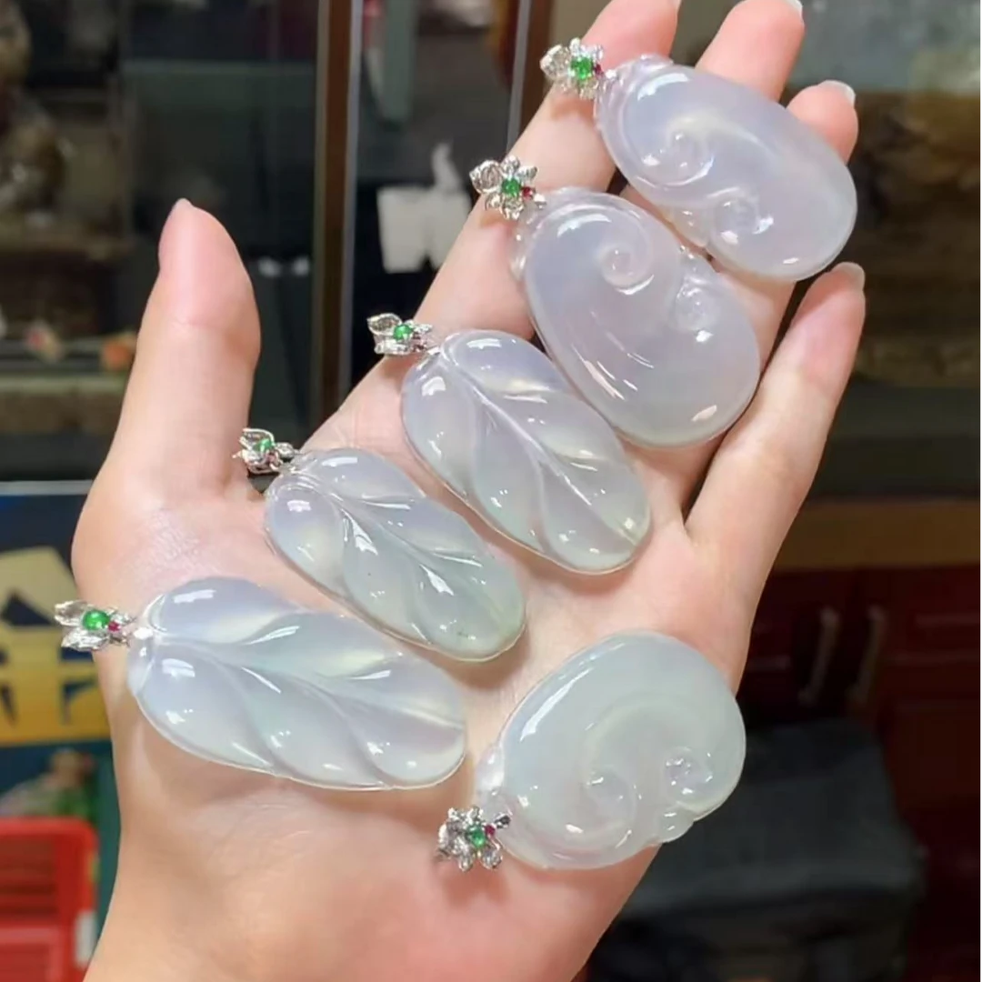 【逍遥】18K天然A货翡翠叶子如意吊坠*888/82120008/多样性发/1件