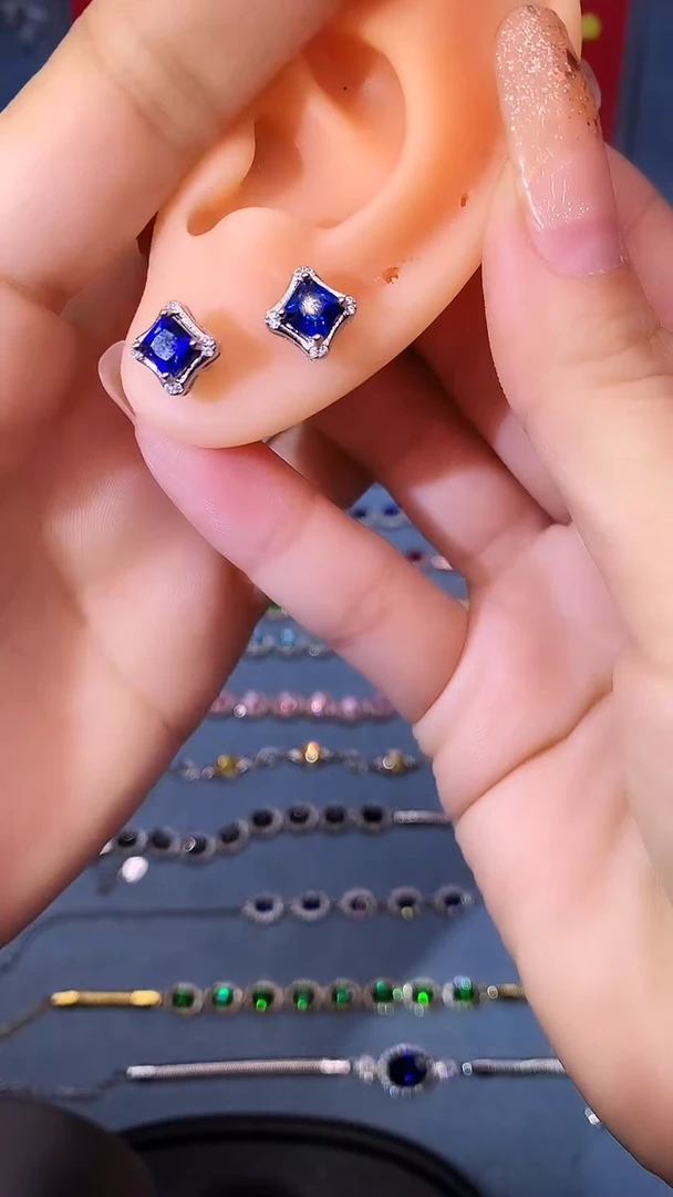 【闪购商品】蓝宝石耳饰银S925镶嵌1111111