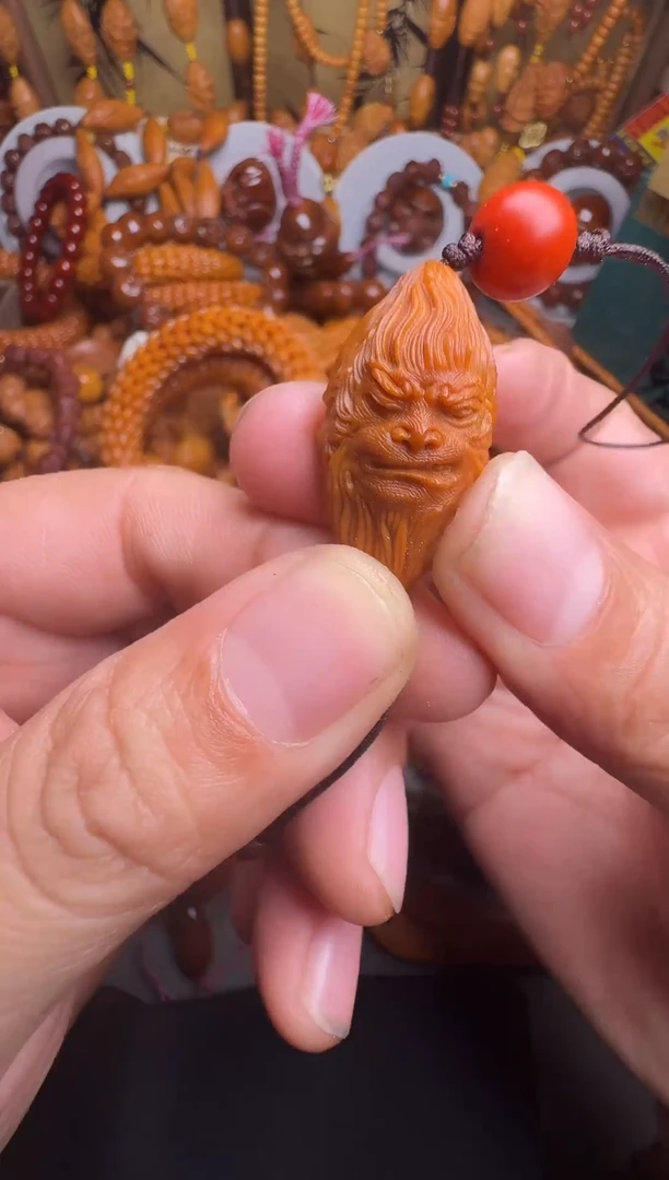 手串橄榄核三面雕