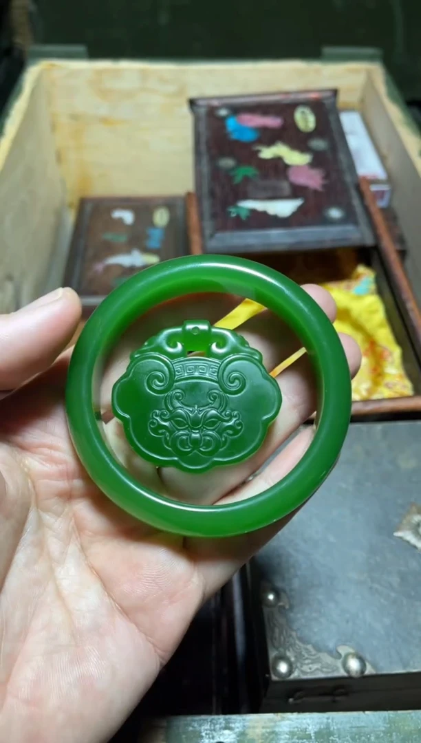 【闪购商品】菠菜绿手镯 -长命富贵锁一套