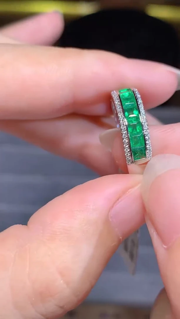 祖母绿戒指14K金镶嵌1.01ct