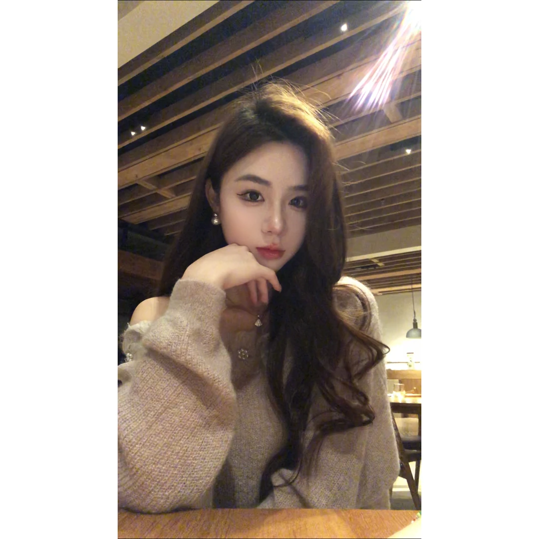 【白月光】慵懒随性香芋紫花朵领口毛衣百搭时尚LL9311