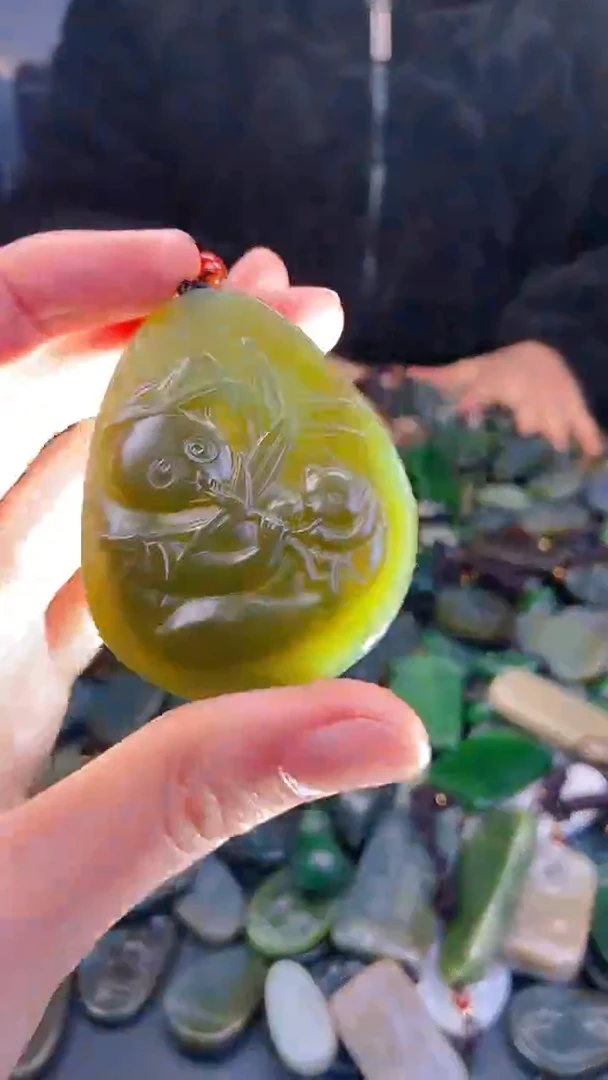 颈饰未镶嵌和田玉1