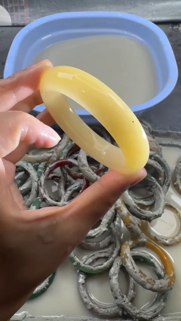 石英质玉手镯未镶嵌20