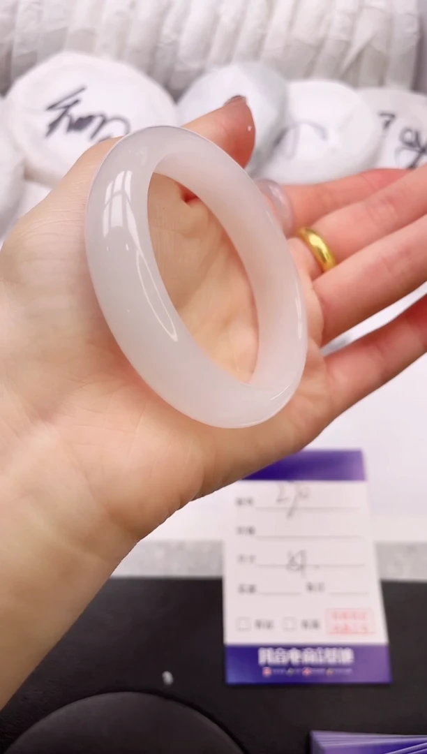 【闪购商品】石英质玉手镯未镶嵌22L270-50