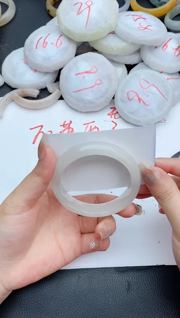 石英质玉手镯未镶嵌212+55/56