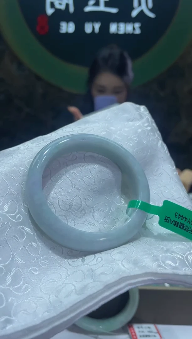 【闪购商品】翡翠手镯未镶嵌10820000