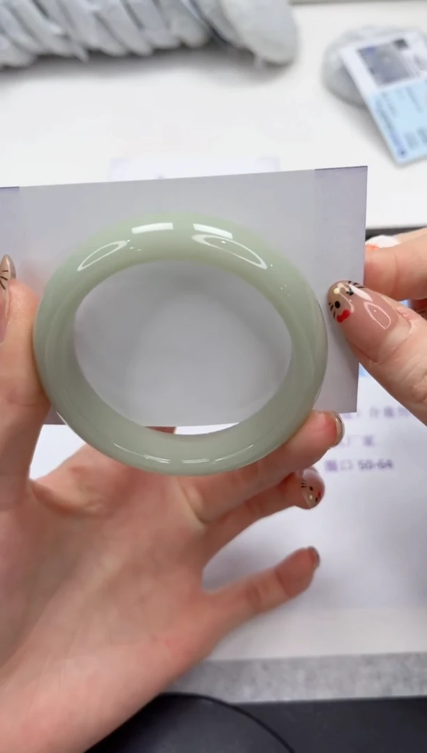 未镶嵌手镯石英质玉44-53.8