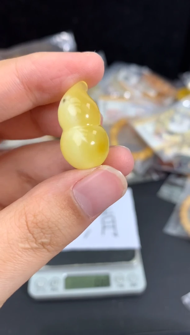 蜜蜡未镶嵌珠宝奇石249