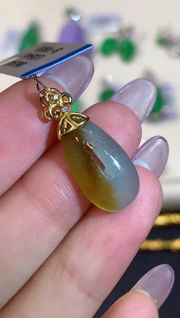 吊坠(不含链)18K金镶嵌翡翠多样性发其一