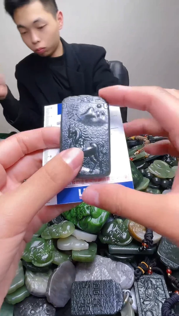 颈饰未镶嵌和田玉420