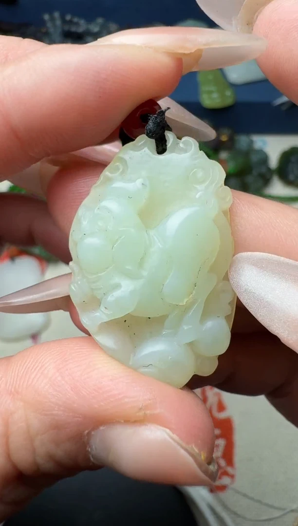 颈饰未镶嵌和田玉1