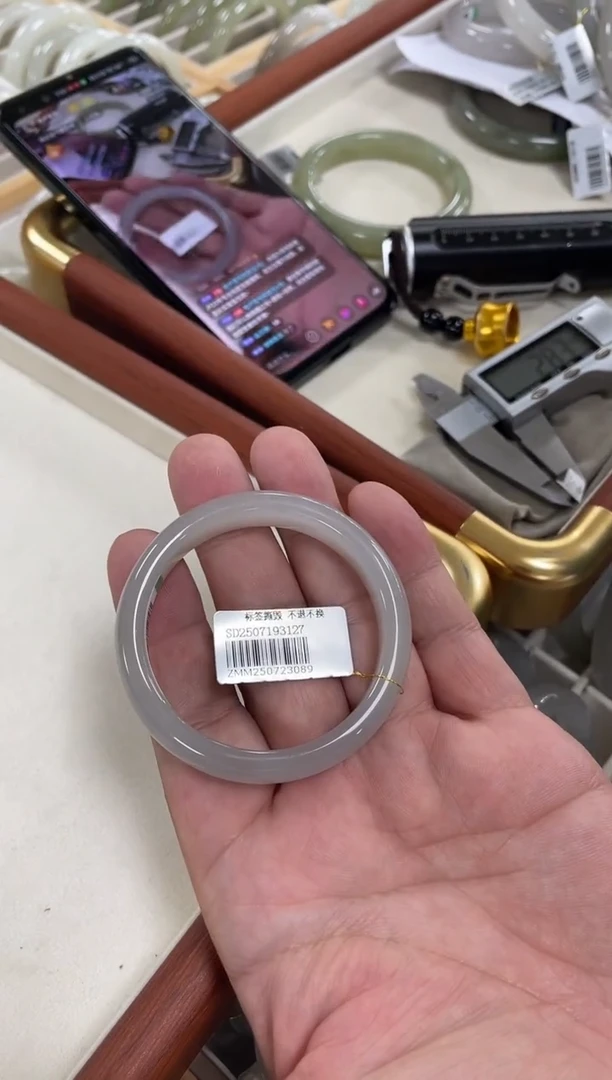 未镶嵌手镯和田玉50-51圈口 3089