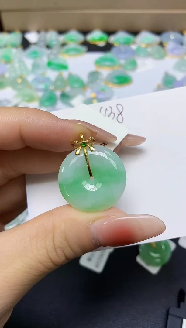 翡翠18K金镶嵌颈饰 天然缅甸翡翠A货