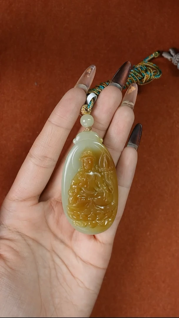 吊坠(赠链)未镶嵌和田玉若羌微色差