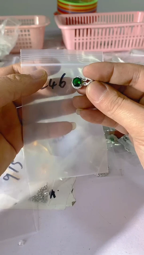 【闪购商品】水晶颈饰银S925镶嵌246红宝，蓝宝，多样性发一件赠链