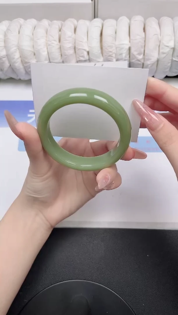 未镶嵌手镯石英质玉18-58