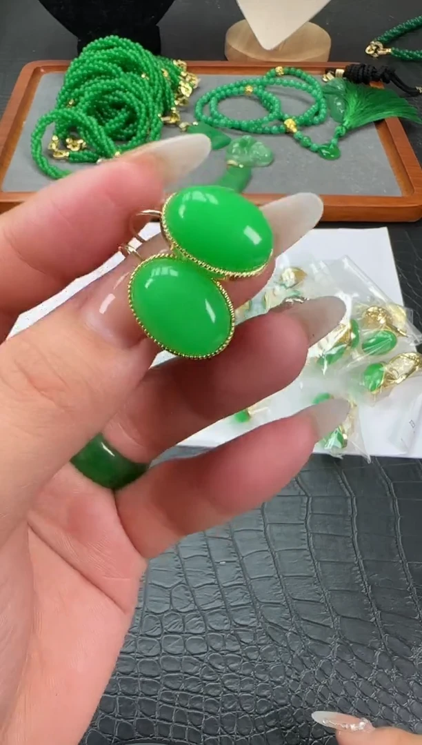 未镶嵌翡翠耳饰包边蛋面耳钩