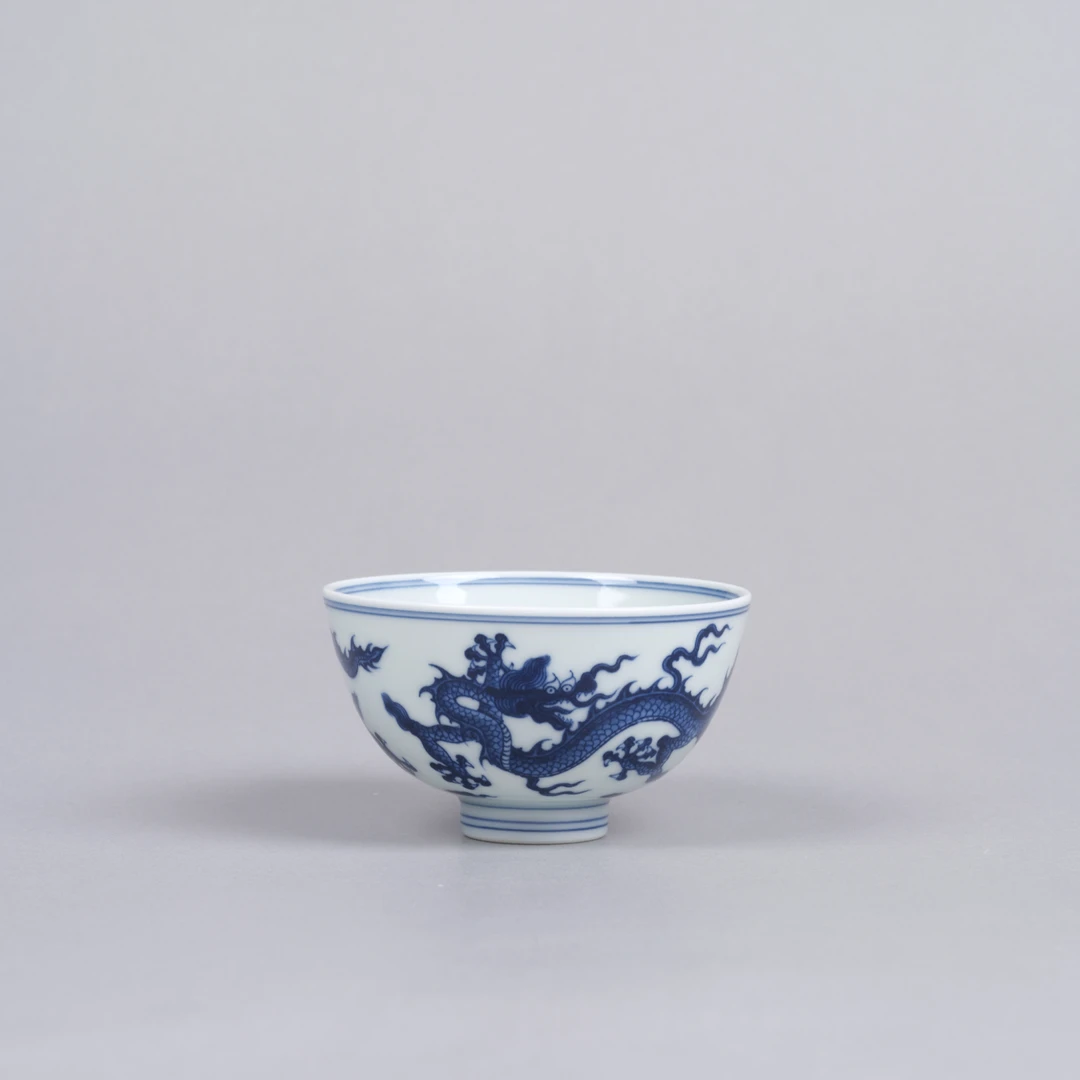 22春风祥玉仿明龙纹青花鸡心杯