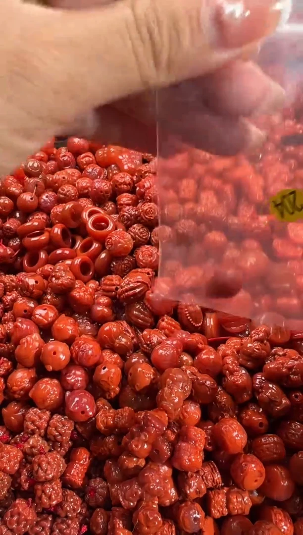 颈饰未镶嵌南红玛瑙1