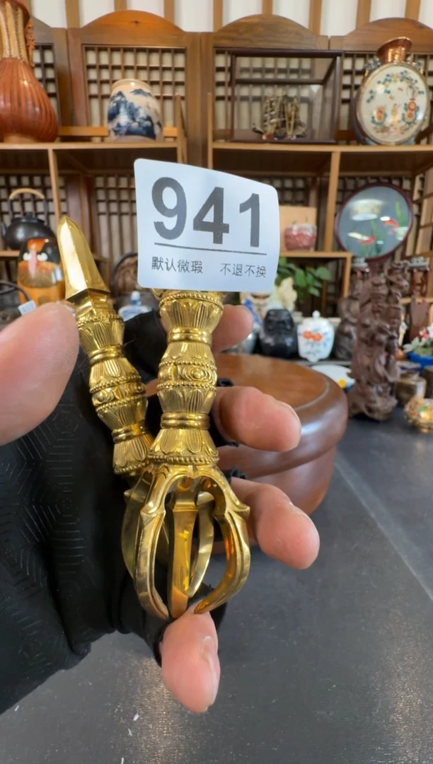 摆件  注意：回流商品，默认有瑕，不退不换。