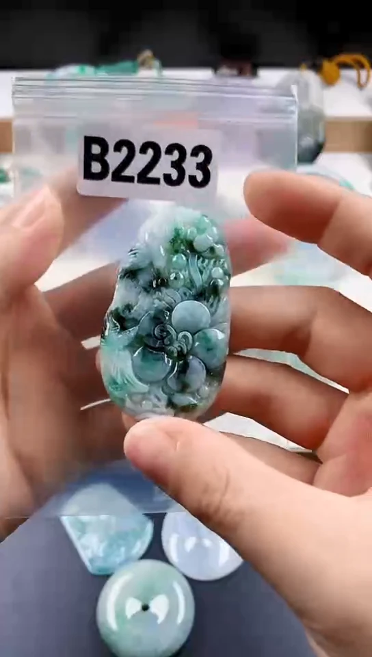 颈饰未镶嵌翡翠天然翡翠吊坠挂件