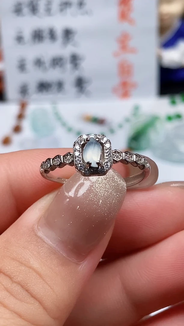 翡翠戒指银S925镶嵌翡翠戒指