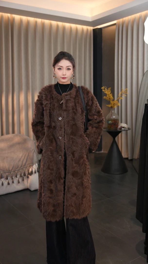 【花花】2025新款海宁毛毛外套女立领高品质轻奢冬季保暖长款大衣