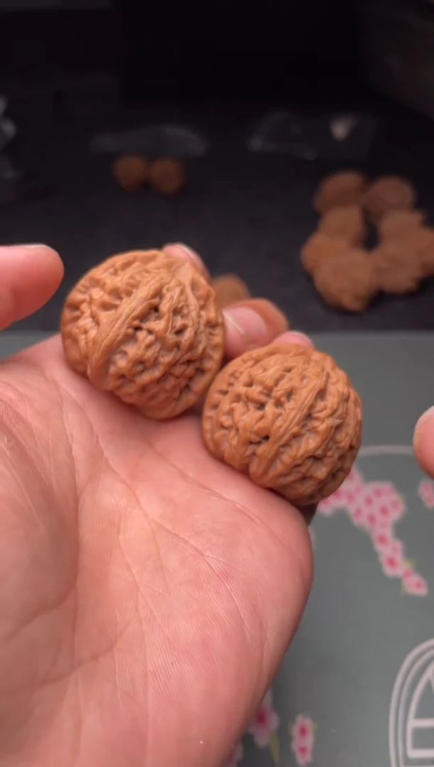 把件文玩核桃a326   红锦鲤    37尺