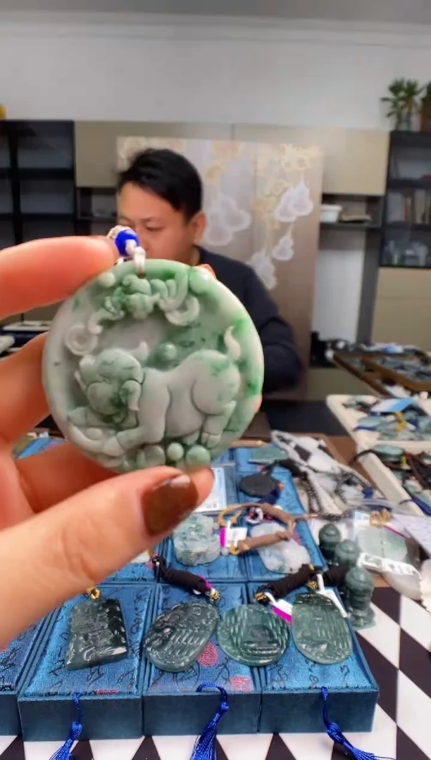 颈饰未镶嵌翡翠多样性发其一