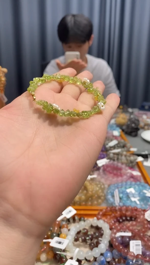 水晶手链未镶嵌易****花碎石