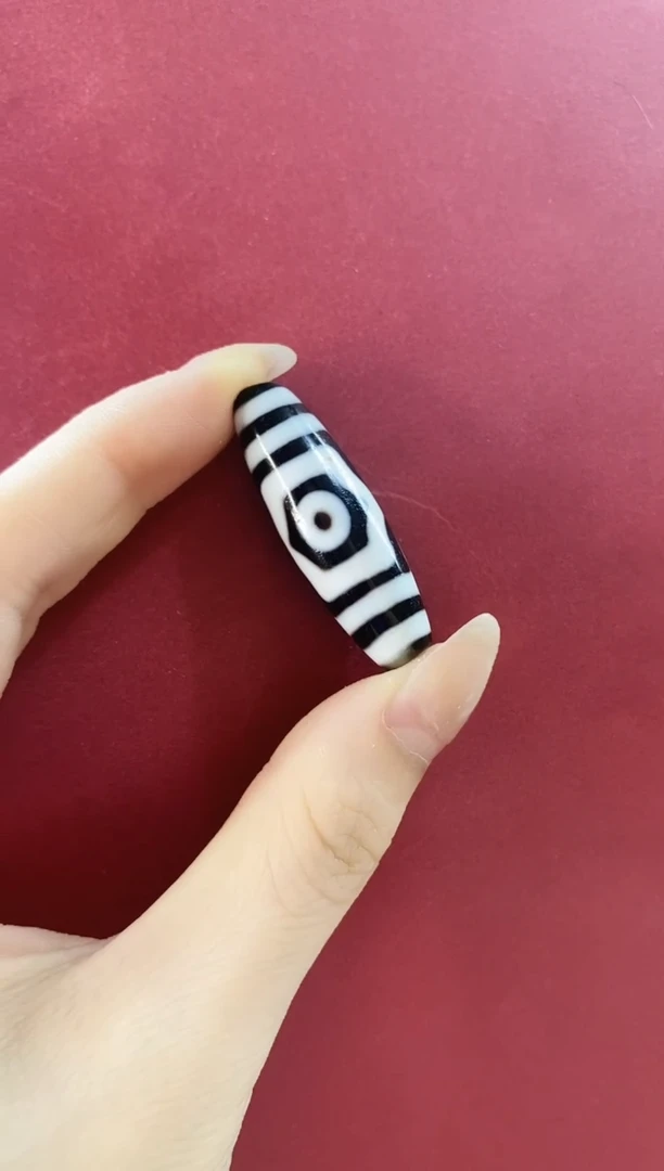 玛瑙/玉髓颈饰未镶嵌狗***儿行运宝盖三眼