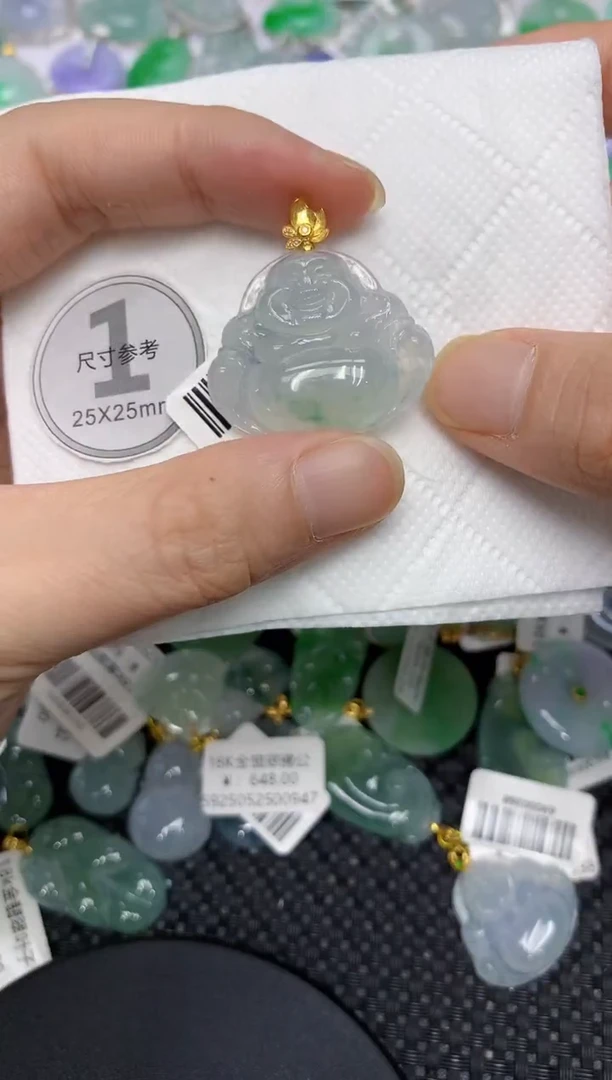 翡翠18K金镶嵌颈饰111111111