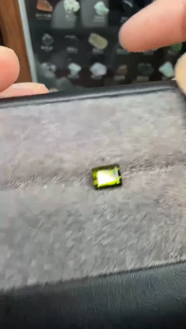 未镶嵌绿色碧玺1ct-A712