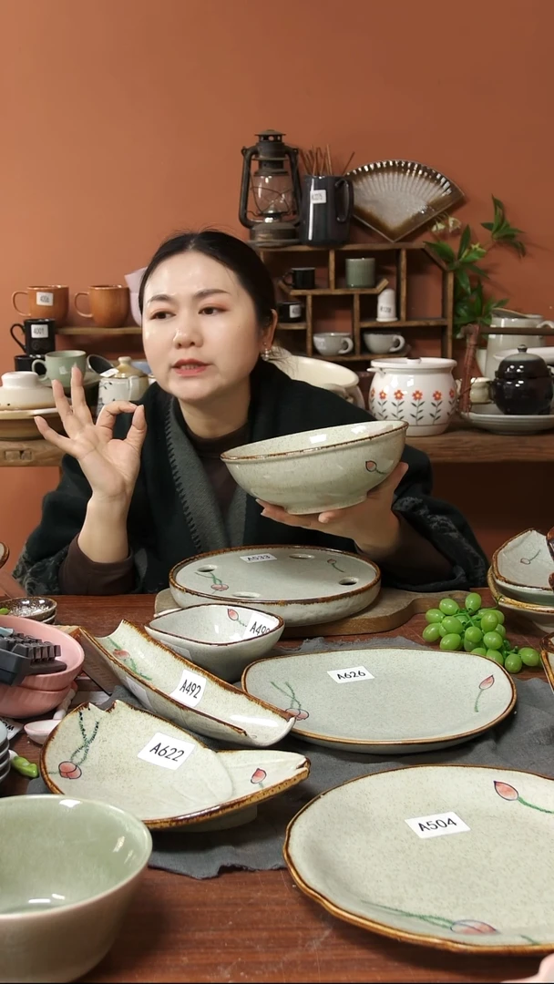 陶瓷A496 一只陶瓷荷花汤面碗21*9可能微瑕