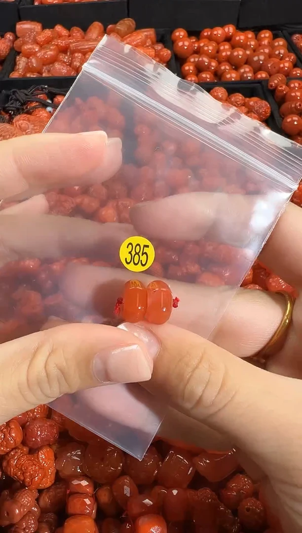 颈饰未镶嵌南红玛瑙1