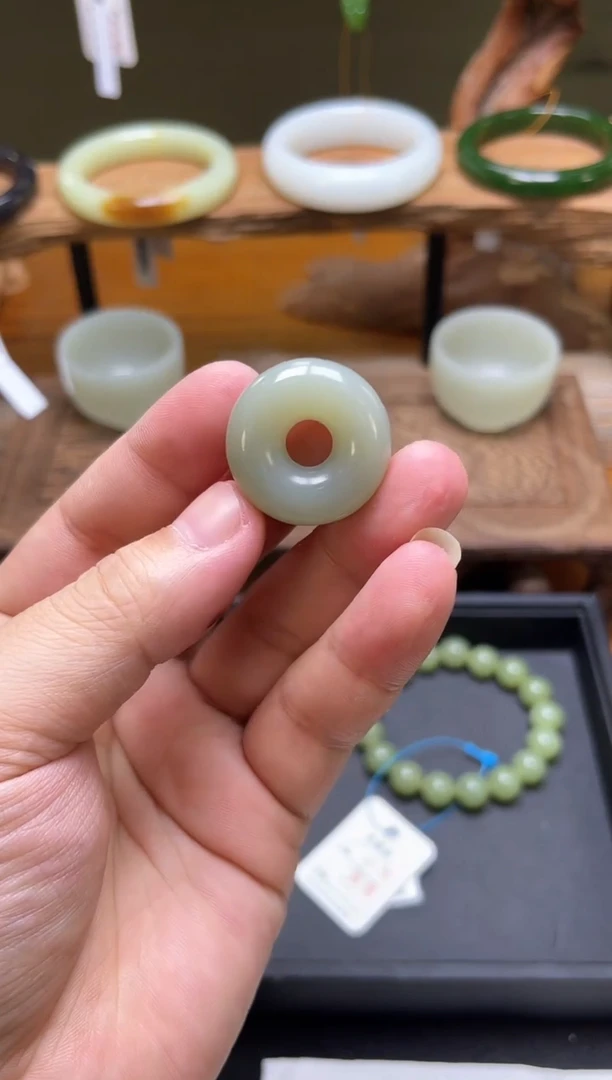 吊坠(不含链)未镶嵌和田玉且末青白 甜甜圈 5