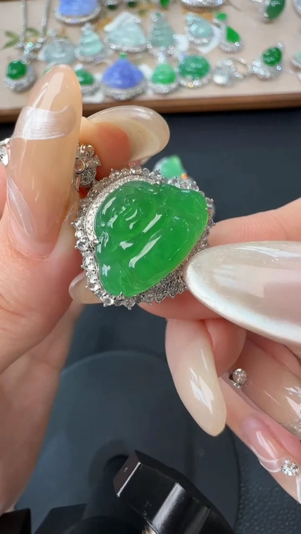 【闪购商品】翡翠吊坠(不含链)18K金镶嵌34