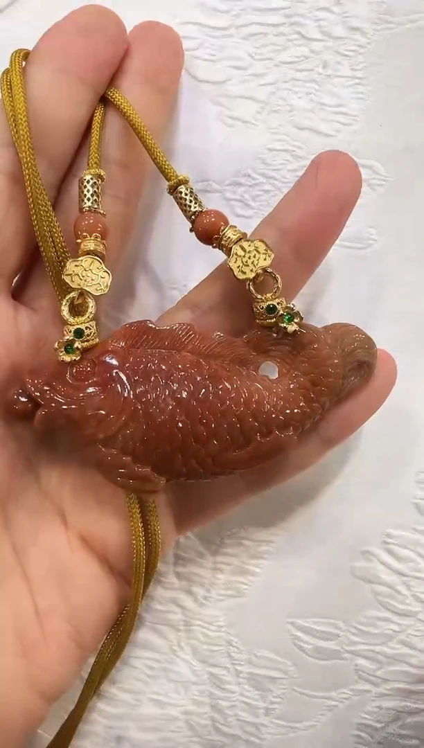 翡翠未镶嵌颈饰国风