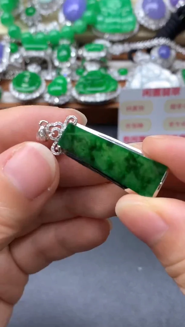 颈饰18K金镶嵌翡翠123-中国好珍宝