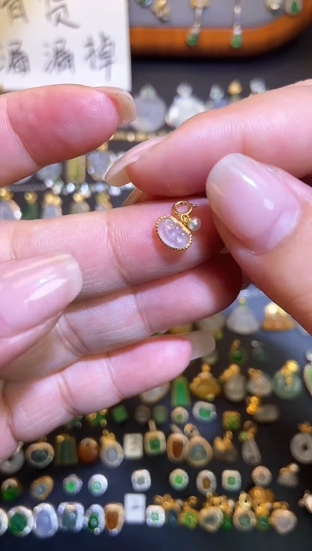 翡翠18K金镶嵌吊坠(不含链)1