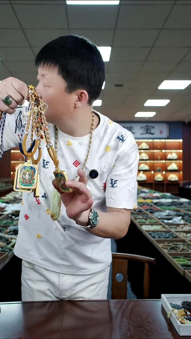 吊坠多样是发货随机发一