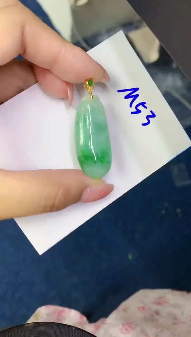 翡翠未镶嵌颈饰缅甸天然翡翠A货