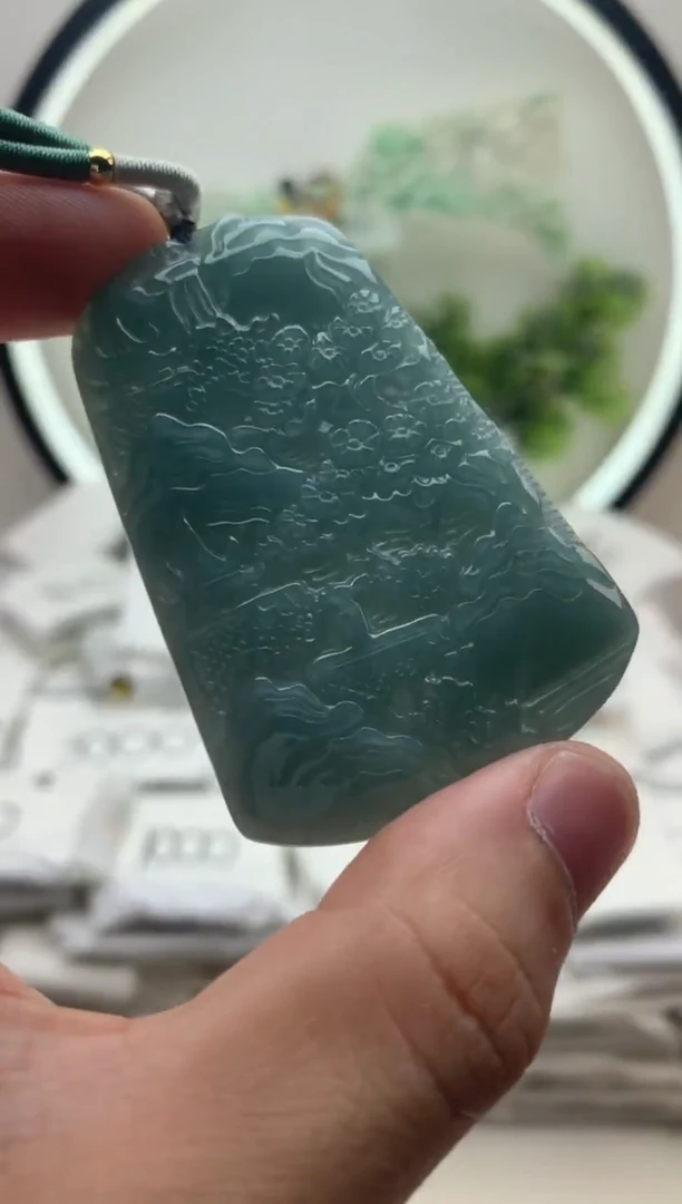 颈饰未镶嵌翡翠山水牌