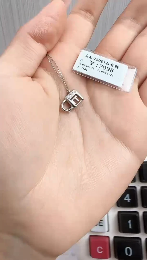 颈饰钻石18K金镶嵌??2599910008