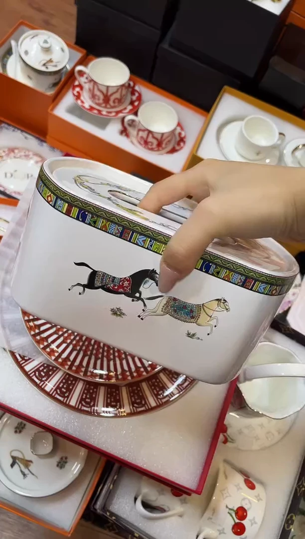 杯鸿辉家品牌瓷器，京东包邮！